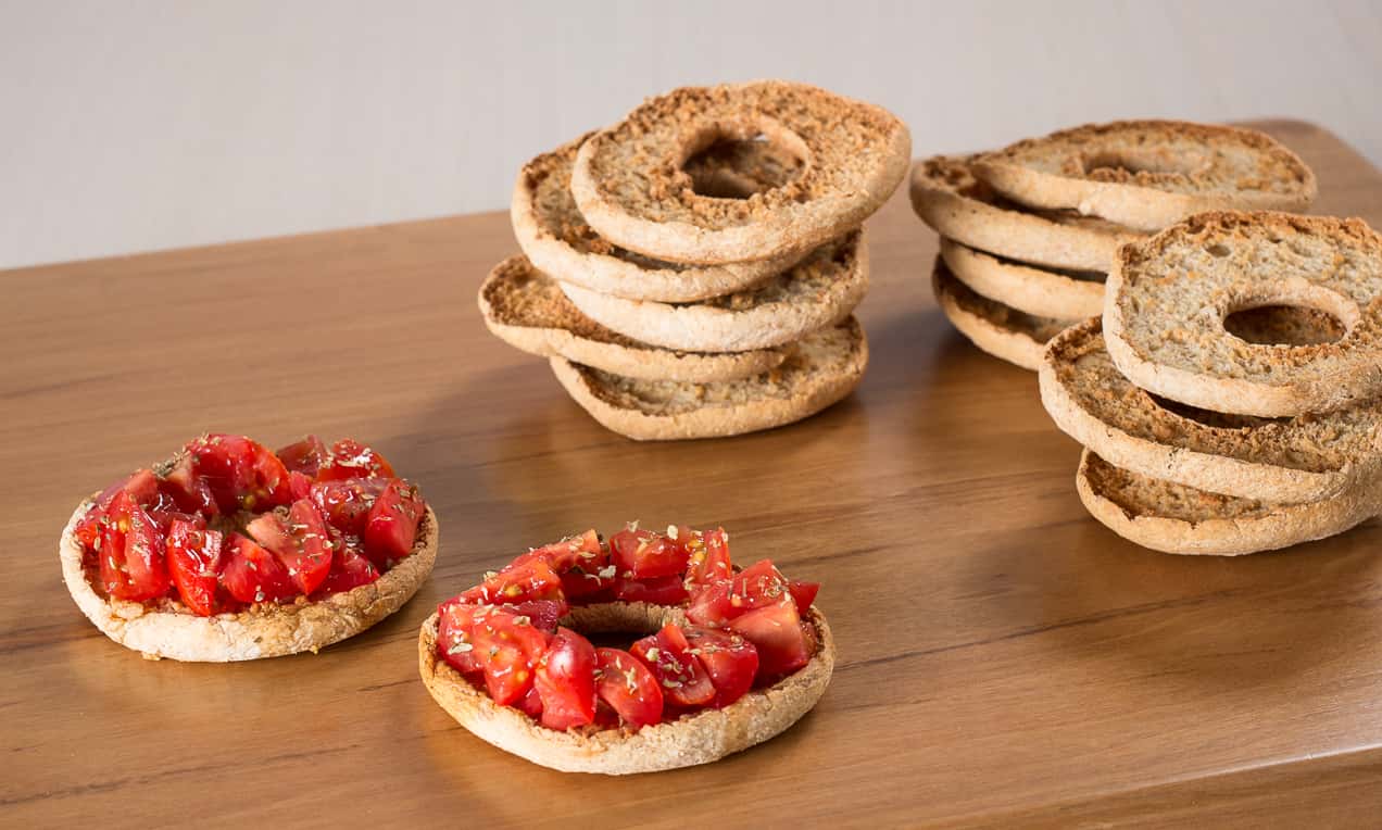 Friselle come condirle: 5 ricette ideali per l'estate