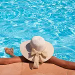 Il cloro toglie l'abbronzatura? Scopriamolo