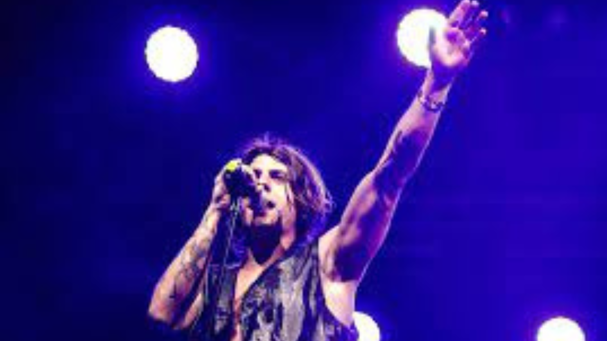 Chi è Rkomi: Vita privata, carriera, età, Paola Di Benedetto