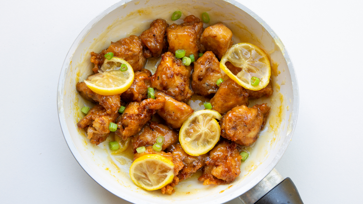 Pollo al limone: Ricetta per un pollo profumato che si scioglie in bocca