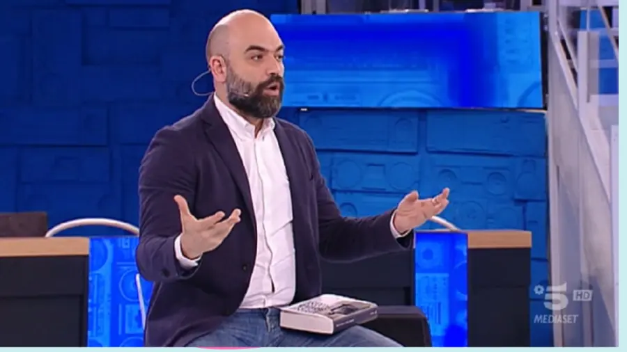 Roberto Saviano e l' intervento ad Amici: 