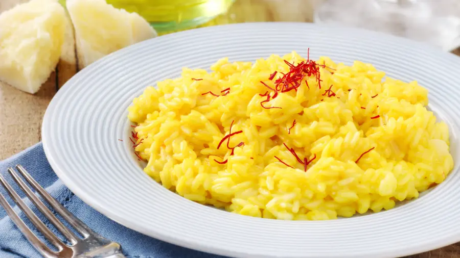 Risotto allo zafferano: Ricetta originale e varianti