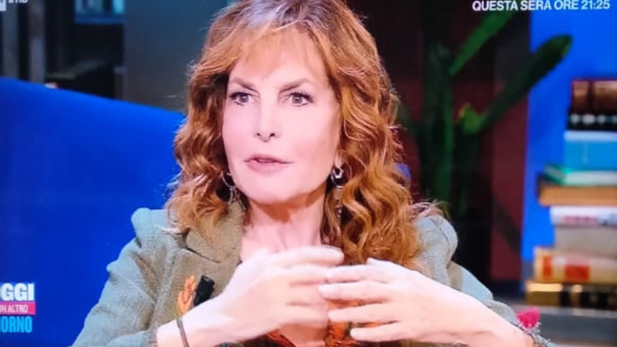 Giuliana De Sio si racconta: La malattia e il suo rapporto con Troisi