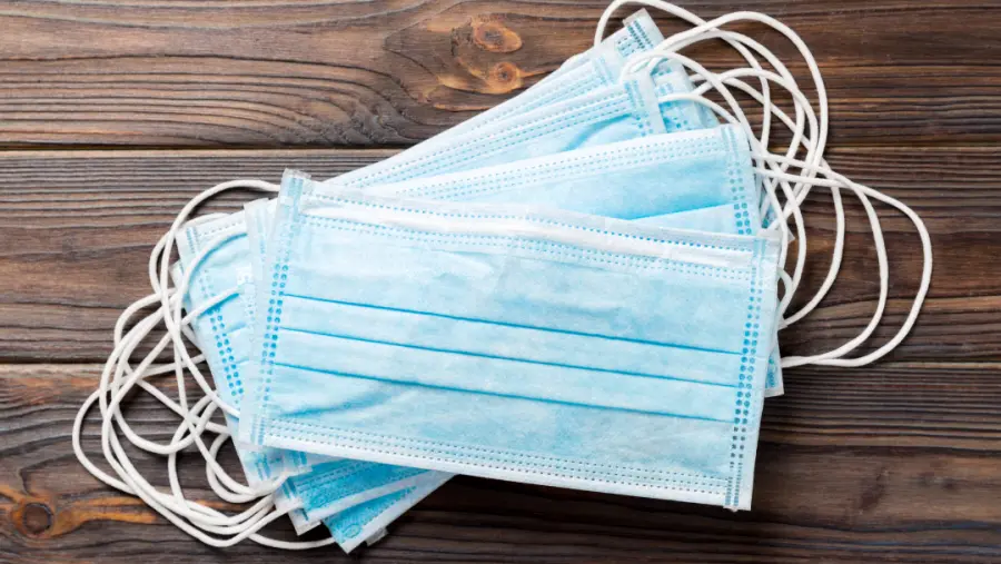 Mascherine al chiuso fino a quando?