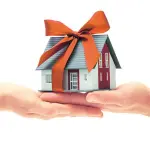 Come funziona la donazione immobiliare?