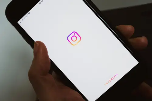 Guardare storie Instagram senza farsi vedere