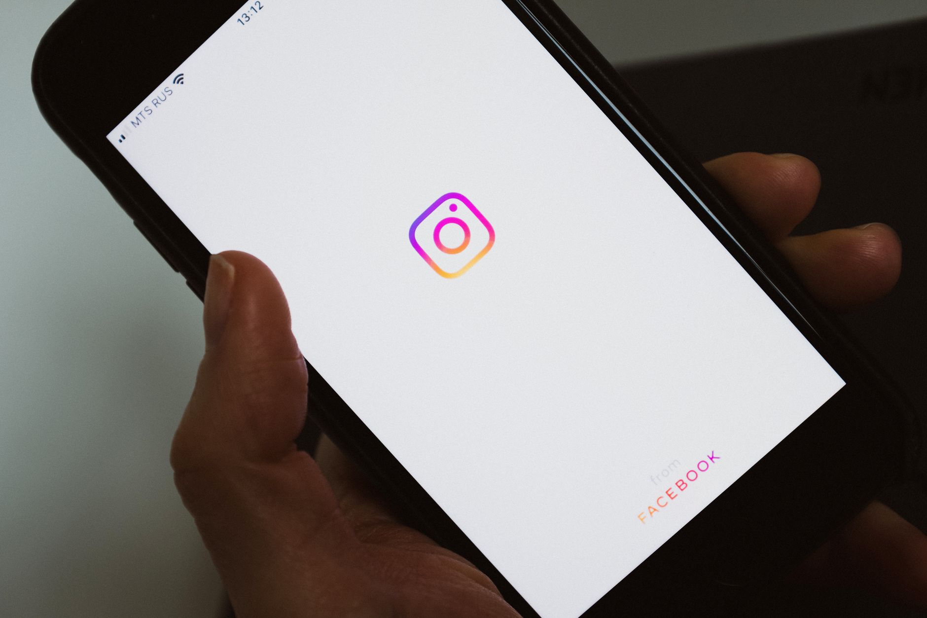 Guardare storie Instagram senza farsi vedere