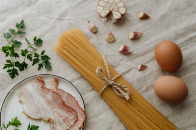 Il 6 aprile si festeggia il "Carbonara Day": Tutti i segreti del piatto romano carbonara ricetta  carbonara ricette originale  carbonara origine  carbonara pasta