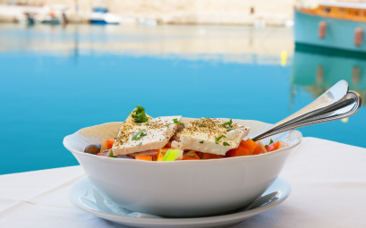 Insalata greca: Come preparare questo fresco piatto